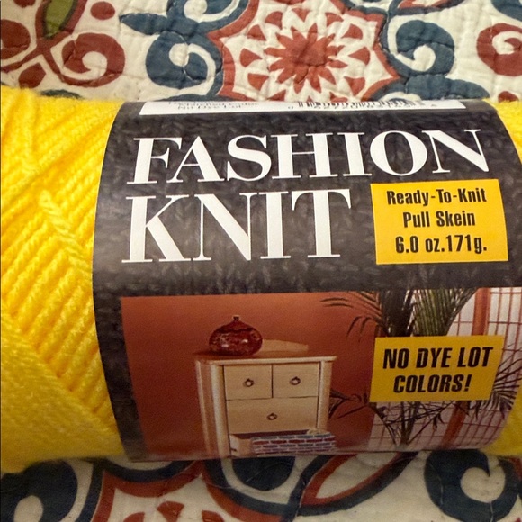 Fashion Knit Bright Yellow Yarn Lot 6 Skeins - Picture 2 of 4